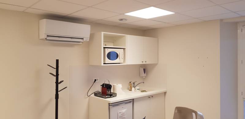 Installation CVC et plomberie sanitaire avec rénovation technique complète pour l’agence Groupama implantée à Saint-Maximin