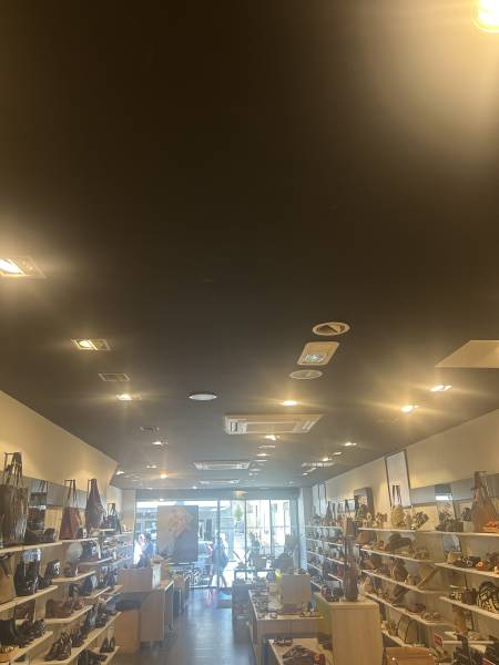 Remplacement groupes extérieurs et cassettes – Travaux en hauteur avec grutage – Magasin Saint-Raphaël