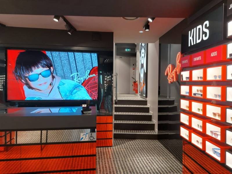 Installation complète de système CVC avec pompe à chaleur Daikin pour magasin Ray-Ban à Aix-en-Provence